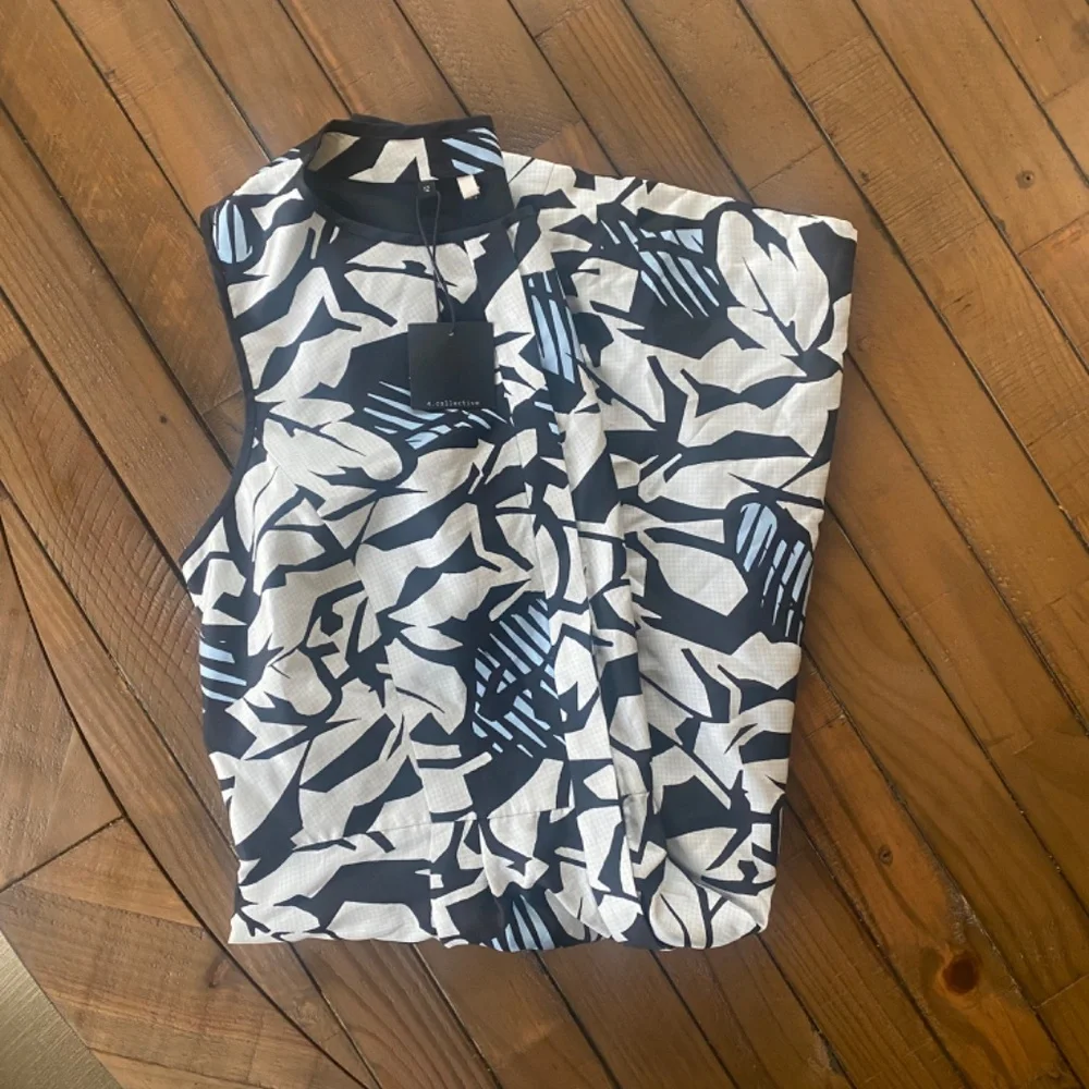 Dress - Picture 4 of 5